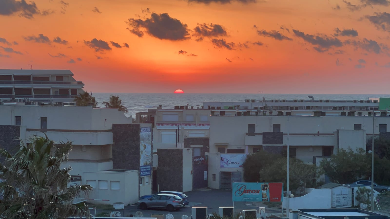 Village Naturiste Cap d'Agde — coucher de soleil sur la Méditerranée depuis Studio Indecent