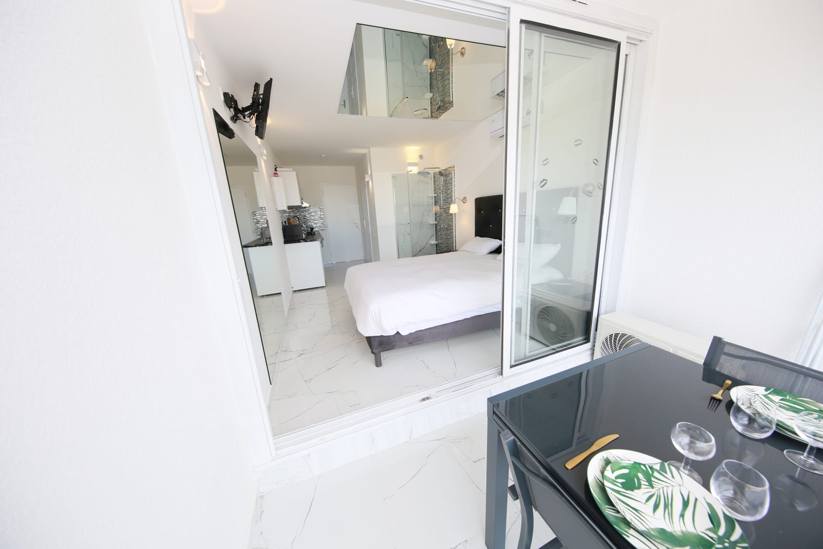 Studio Indecent Cap d'Agde — vue depuis le balcon